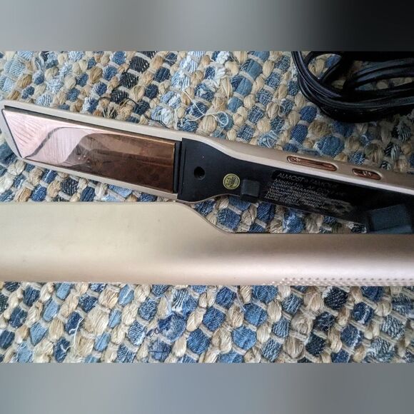 Almost Famous 1" MaxLength Flat Iron with Gold Titanium Plates Heats Up Super F - Picture 5 of 5